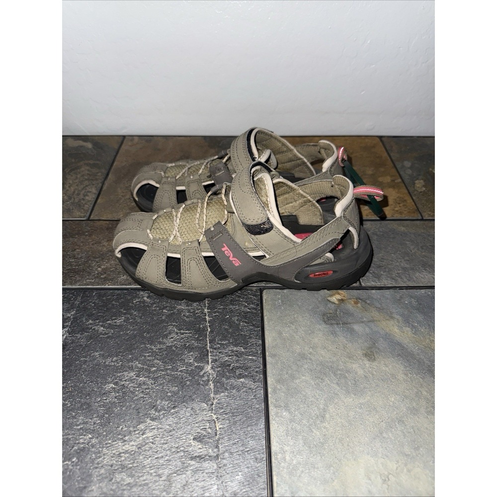 Teva Women's Sandals. Size 7. Brown.